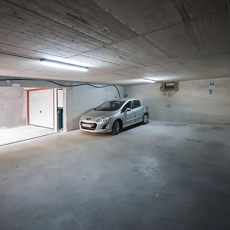 Elena - Luxury Apartment With Garage