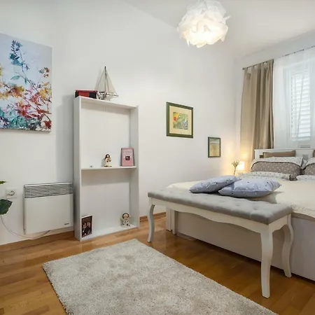 Elena - Luxury Apartment With Garage Appartamento Rovigno
