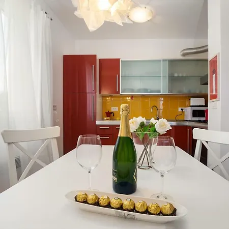 Elena - Luxury Apartment With Garage Rovigno