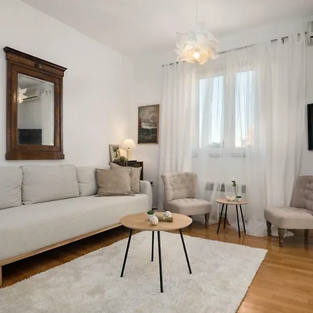 Elena - Luxury Apartment With Garage Appartamento Rovigno