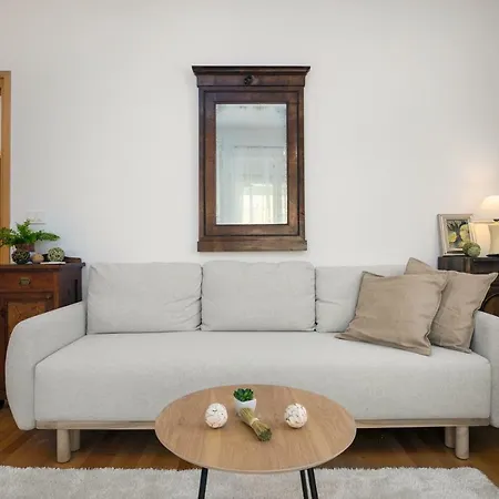 Elena - Luxury Apartment With Garage