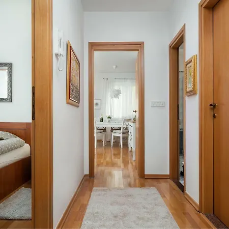 Elena - Luxury Apartment With Garage * Rovigno
