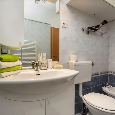 Elena - Luxury Apartment With Garage